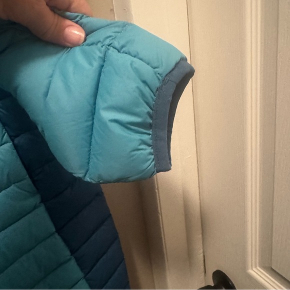 Lands' End Women's Two-Tone  teal/ blue Puffer Coat - Picture 4 of 7